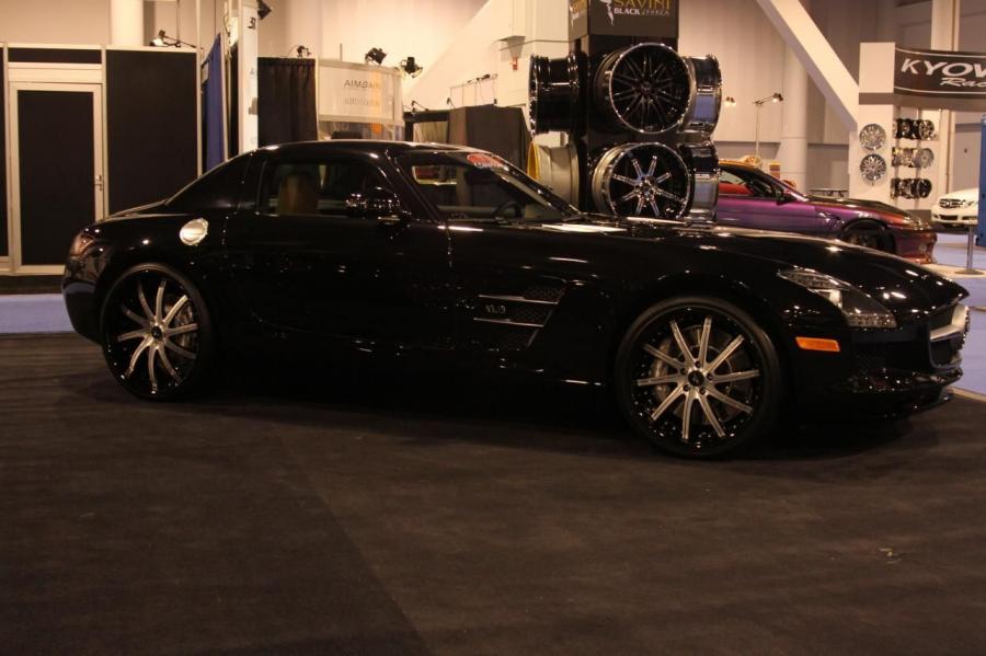  Mercedes-Benz SLS AMG with Savini Wheels 2010 года  (фото 5 из 7)